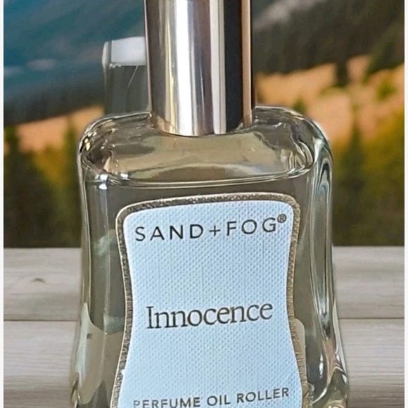 Sand + Fog Innocence Perfume Oil Roller - Gold and Clear - Picture 2 of 2